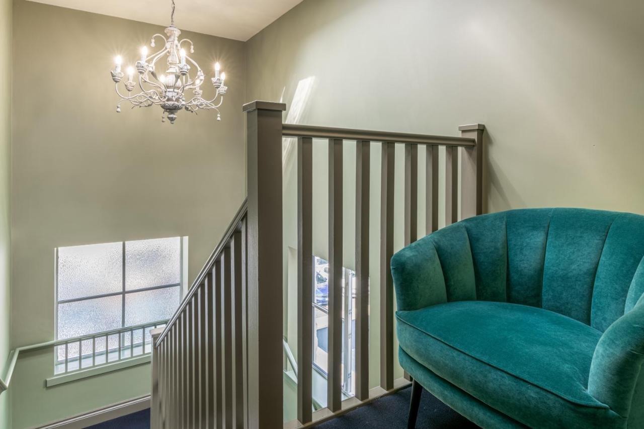 Large Stylish Studio In The Heart Of The City Бат Экстерьер фото
